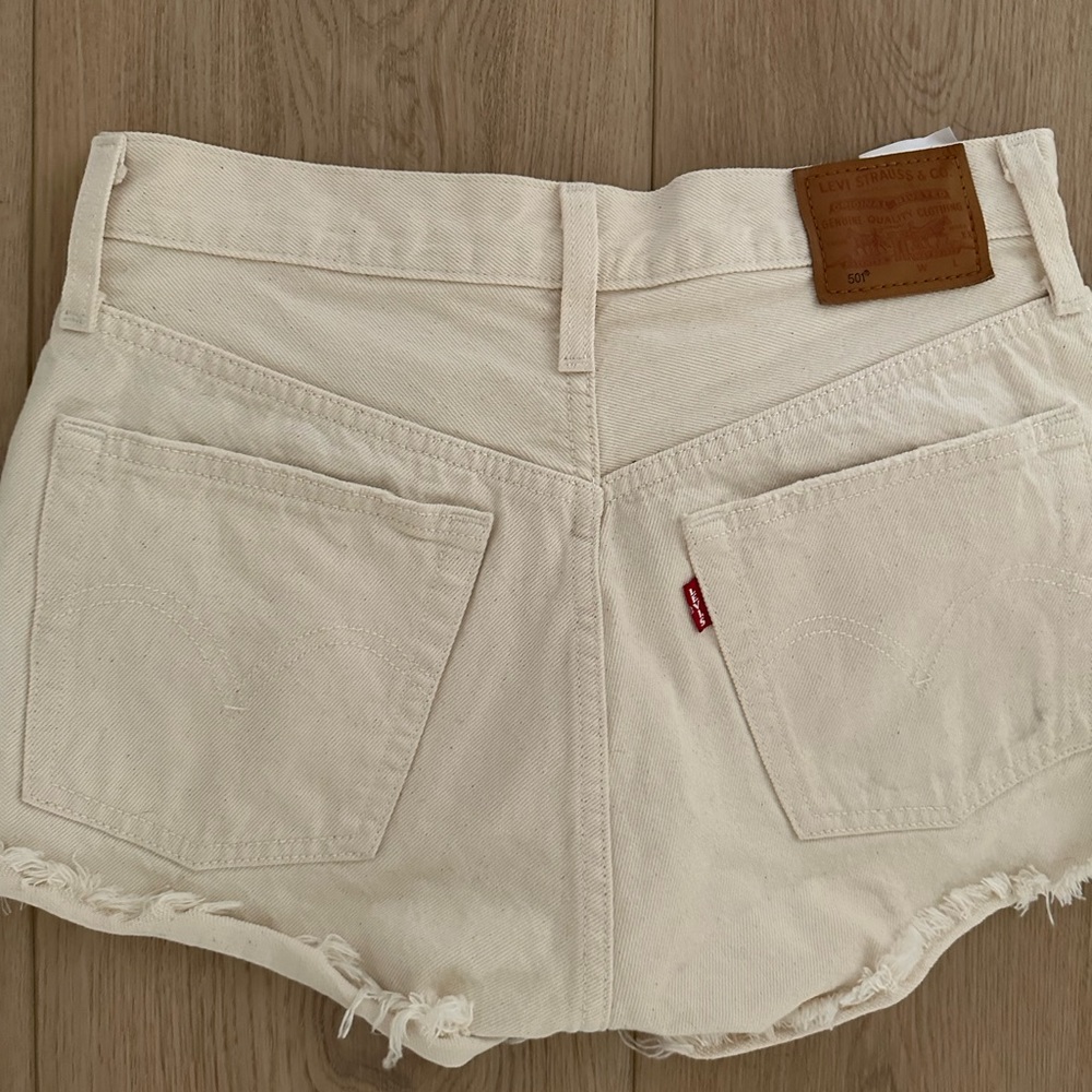 White 501 Levi shorts size W26